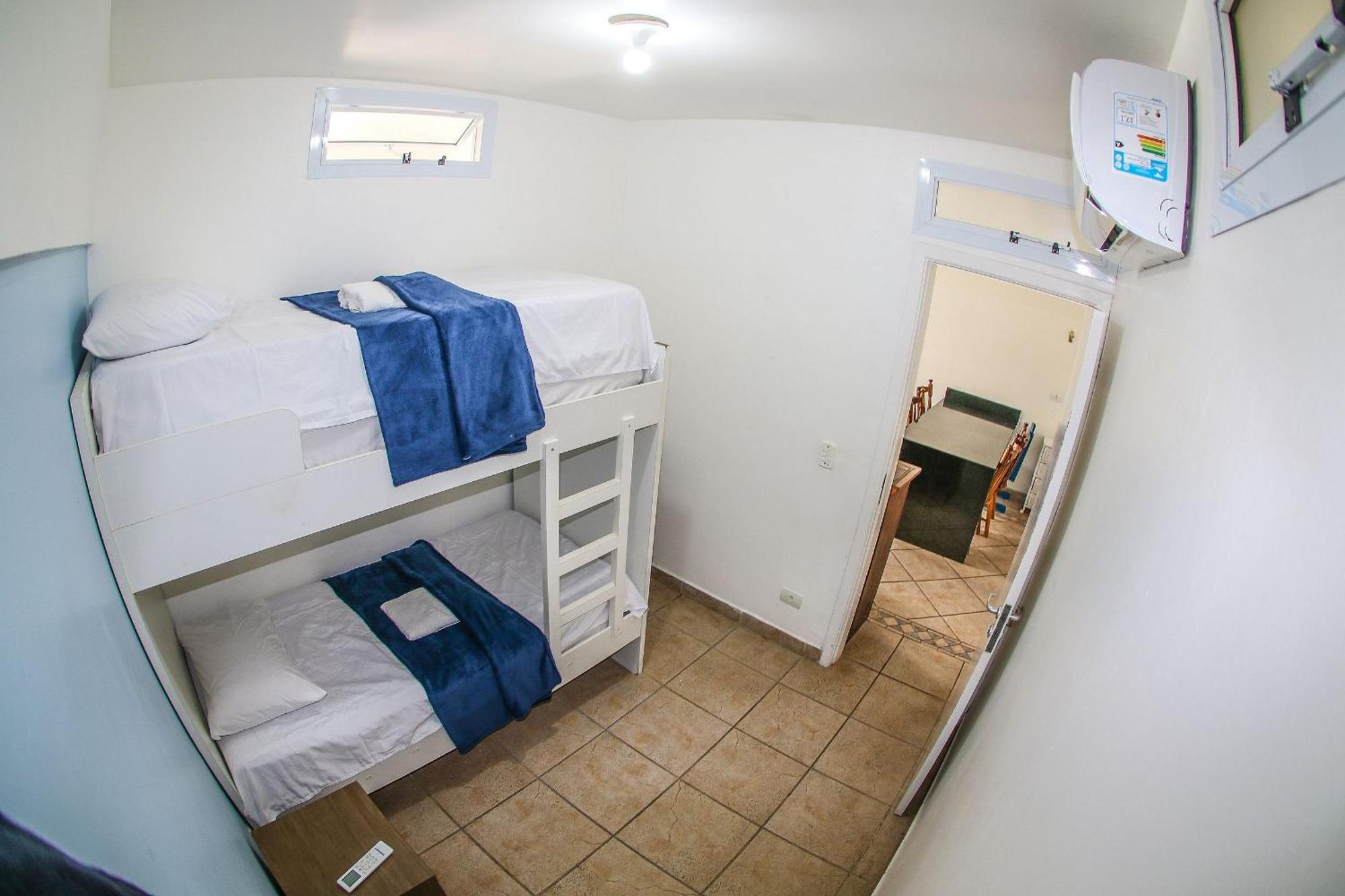 גוארויה 1E-Pe Na Areia Da Praia Do Tombo, 3 Quartos, Ar Cond, 2 Banheiros+Roupas De Cama מראה חיצוני תמונה
