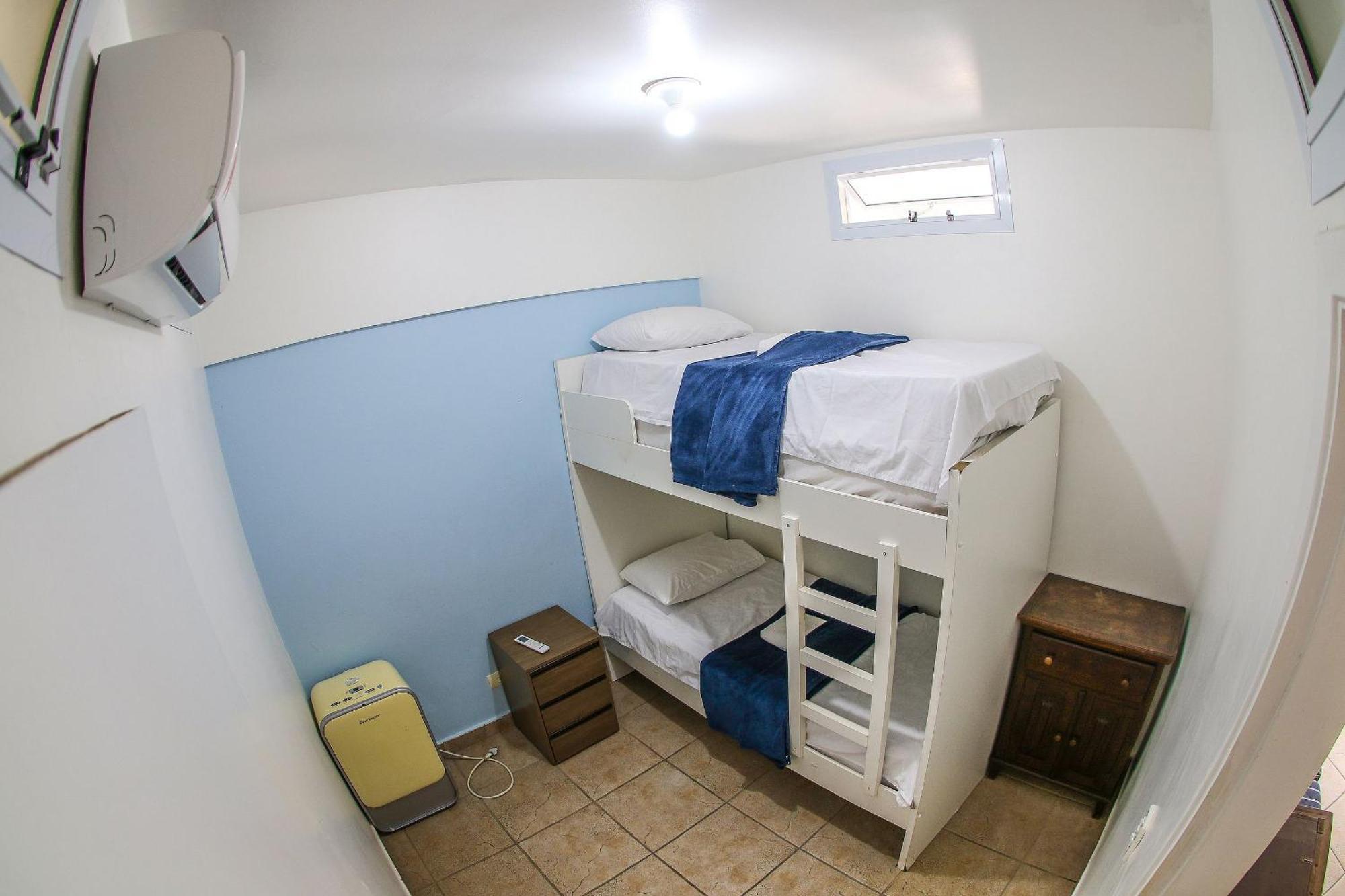 גוארויה 1E-Pe Na Areia Da Praia Do Tombo, 3 Quartos, Ar Cond, 2 Banheiros+Roupas De Cama מראה חיצוני תמונה